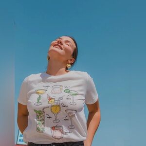 ban.do Crewneck Cocktails Short Sleeve T Shirt White Size Medium